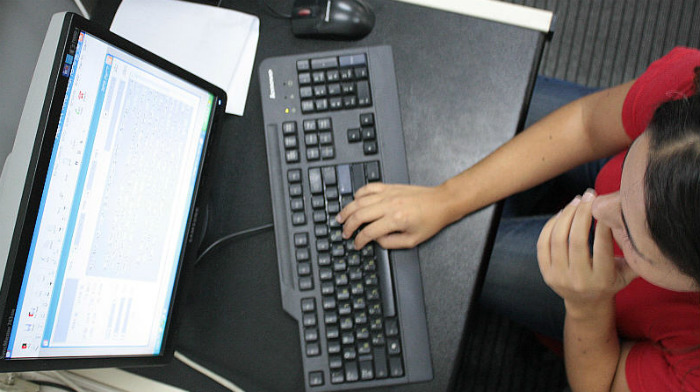 اعتقال 13 إسرائيلياً ارتكبوا جرائم جنسية عبر الإنترنت اسرائيليين