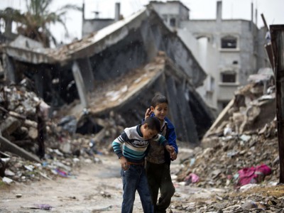 تعليمات لإدراج أبناء الشهداء ضمن أولويات إعادة الاعمار اطفال غزة