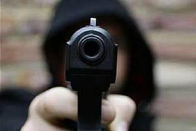 سعودي يطلق النار على شقيقه أثناء صلاة التراويح صورة تعبيرية