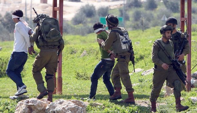 الاحتلال يعتقل أربعة مواطنين من جنوب القدس اعتقالات