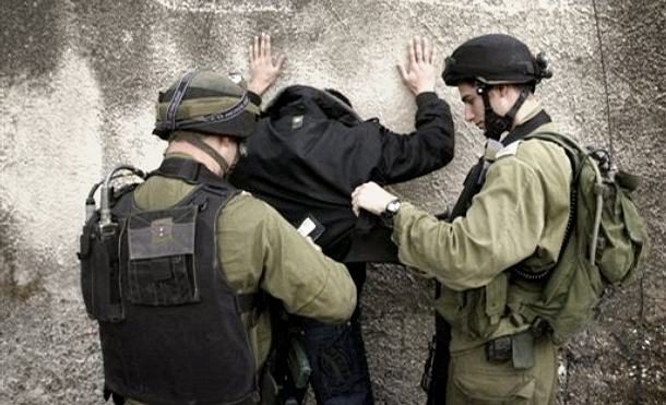 اعتقال أربعة مواطنين من ضواحي القدس اعتقال مواطن