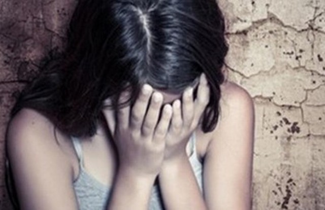 شاب يغتصب طفلة معاقة ويجهضها طفلة معاقة