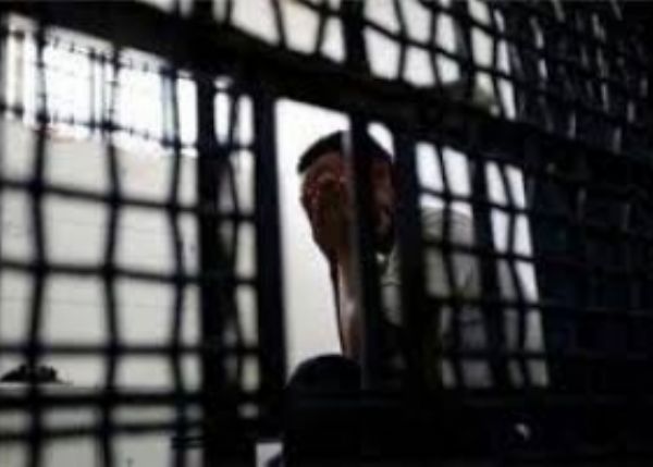 الاحتلال يثبّت أوامر إدارية صادرة بحقّ ثمانية أسرى