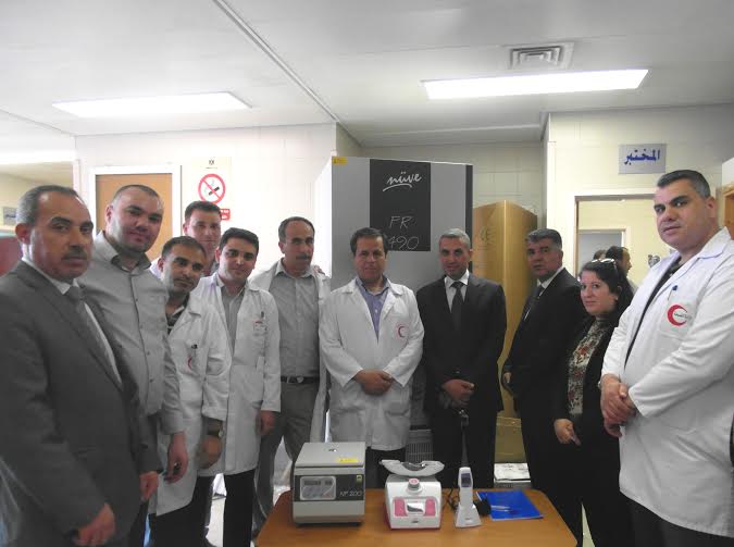 البنك العربي يتبرع بعدد من الأجهزة الطبية لمستشفى درويش نزال الحكومي في قلقيلية البنك العربي