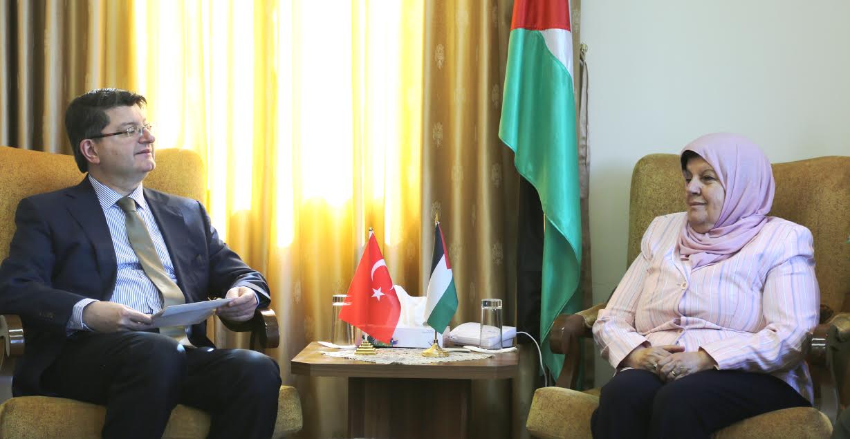 وزيرة التربية تبحث مع سفير تركيا لدى فلسطين التعاون المشترك الشخشير