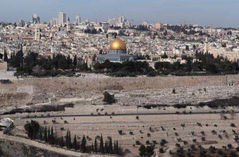 الاحتلال يستولي على أرضٍ وقفية قرب مقبرة باب الرحمة القدس