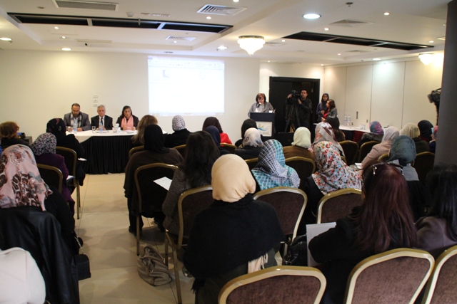 المرأة العاملة ومنتدى المنظمات الأهلية الفلسطينية تنفذان جلسة اجتماع حول "انتهاكات الاحتلال ضد النساء الفلسطينيات" المرأة العاملة ومنتدى المنظمات الأهلية الفلسطينية تنفذان جلسة اجتماع حول "انتهاكات الاحتلال ضد النساء الفلسطينيات"