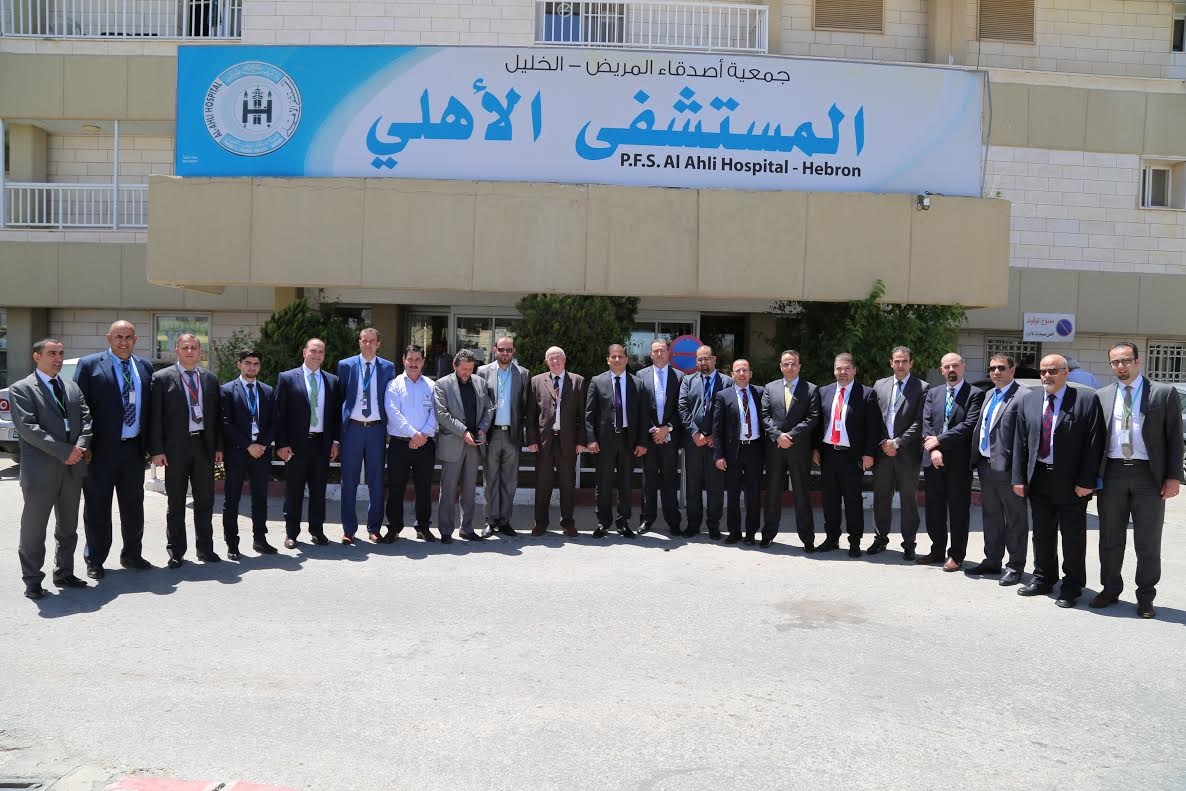 مجموعة الاتصالات الفلسطينية تدعم بلدية الخليل والمستشفى الاهلي في المحافظة مجموعة الاتصالات