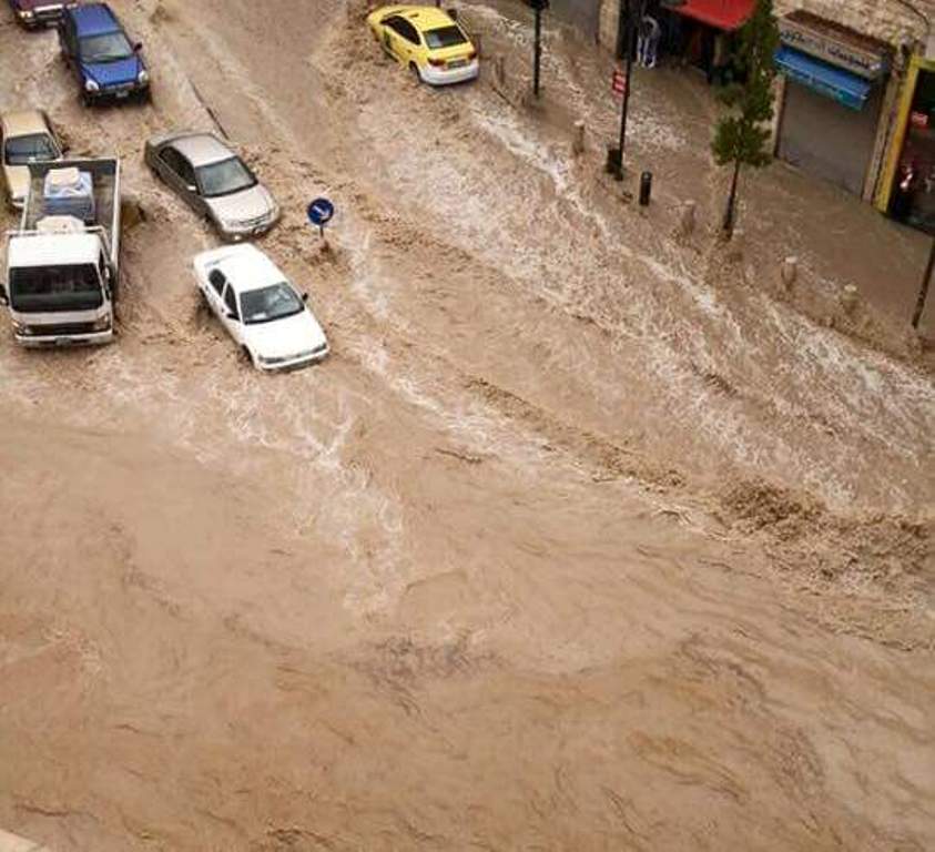 وفاة طفلين جراء الفيضانات شرق عمان فيضانات