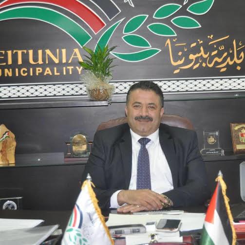 رئيس بلدية بيتونيا يدعو لتصعيد التضامن الشعبي مع الأسرى رئيس بلدية بتونيا