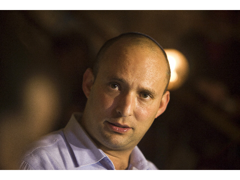 بنيت: أبو مازن إرهابي ويتحمل مسؤولية هجوم الكنيس