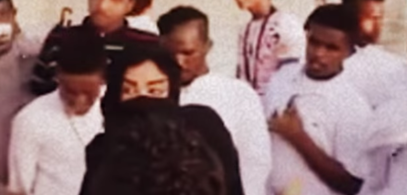 فيديو تحرش جماعي بفتاتين يثير ضجة بالسعودية تحرش جماعي