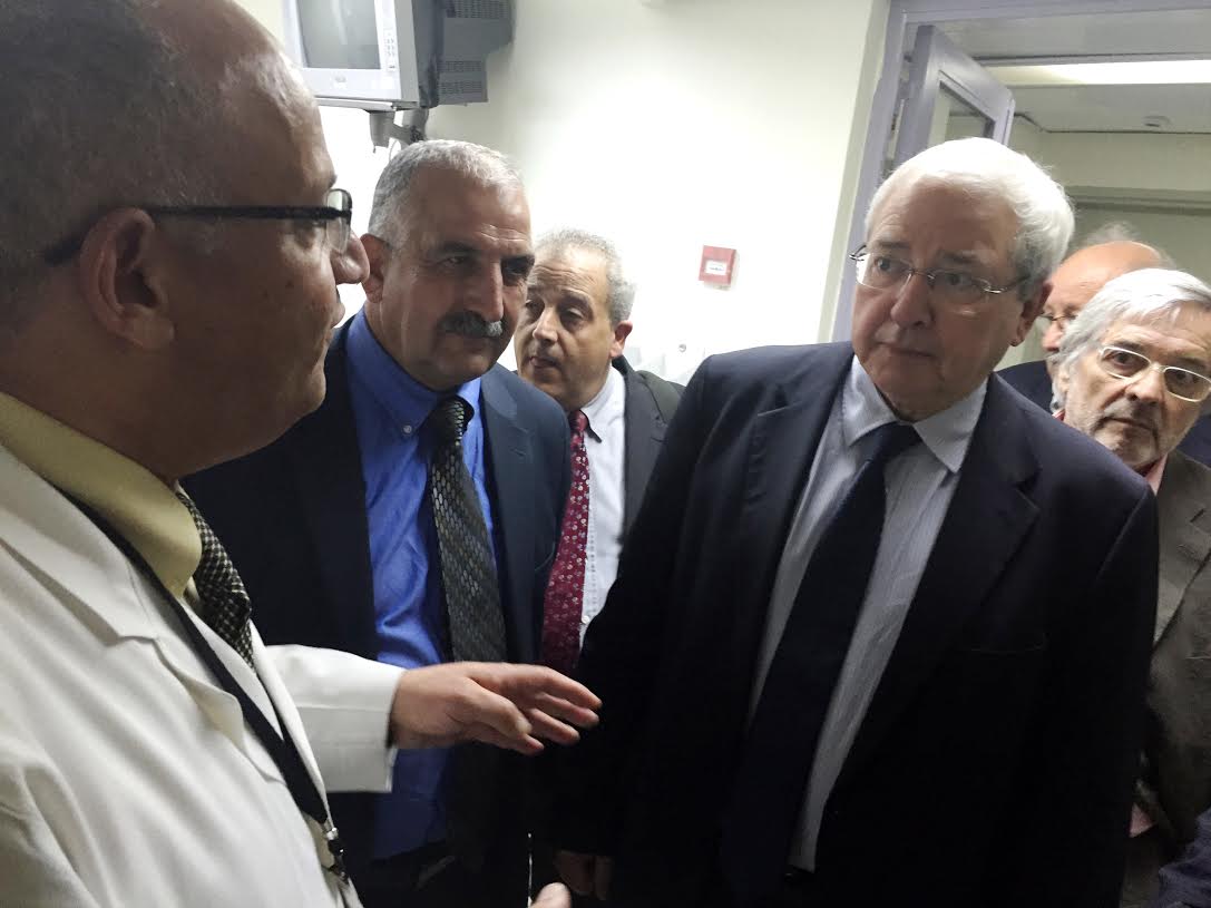 رئيس مجلس باريس الإقليمي يطّلع على احتياجات مستشفى المقاصد مشفى المقاصد