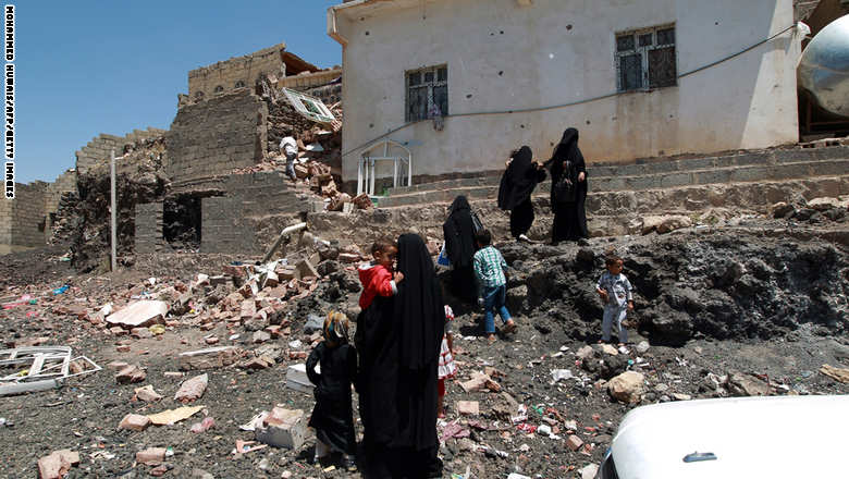 طفل يهز حي باليمن عند عودته من شراء "كوسا" لوالدته حي الجراف