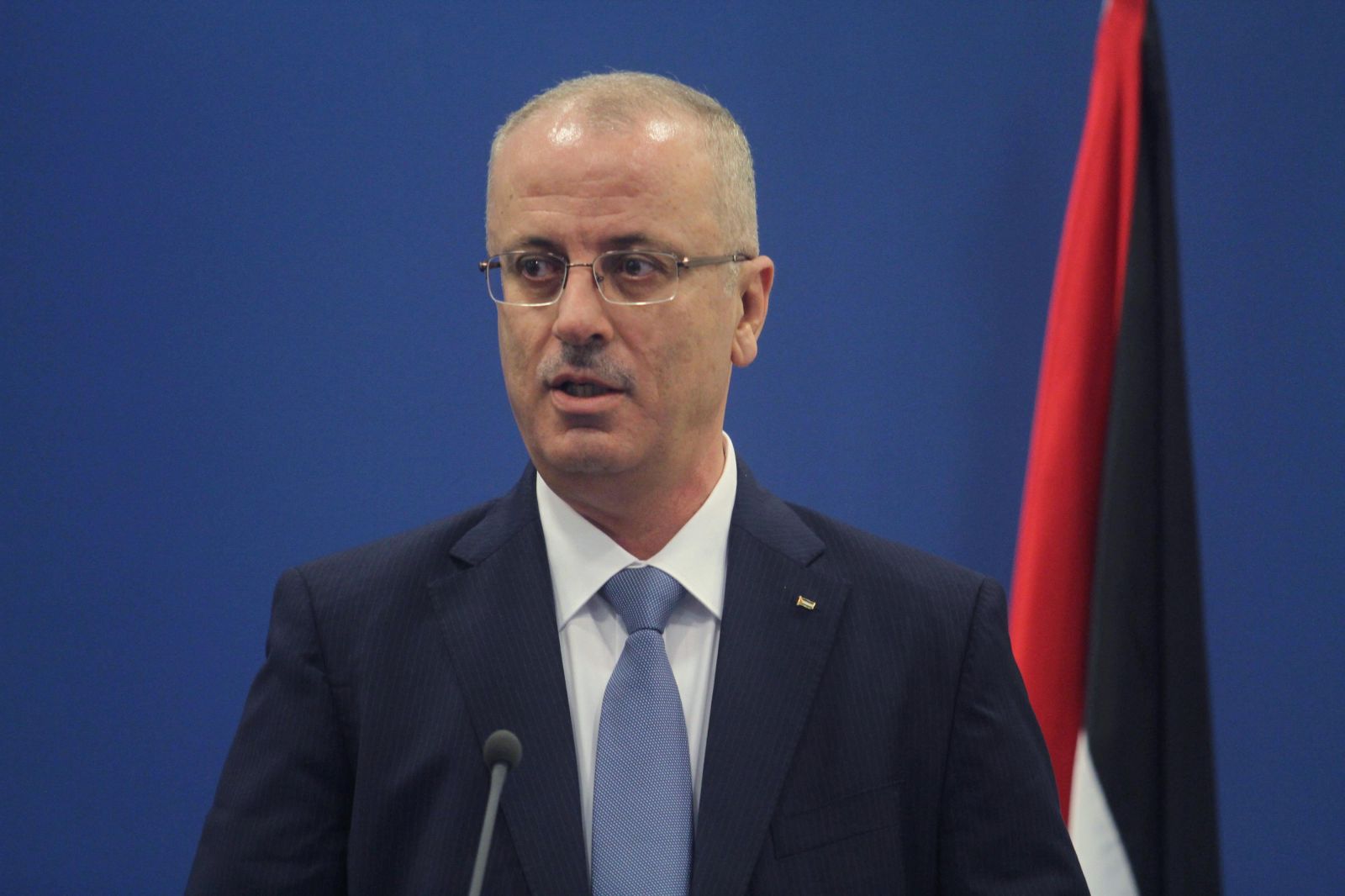 الحمد الله يطلع ممثل جنوب افريقيا على آخر التطورات السياسية رامي الحمد الله