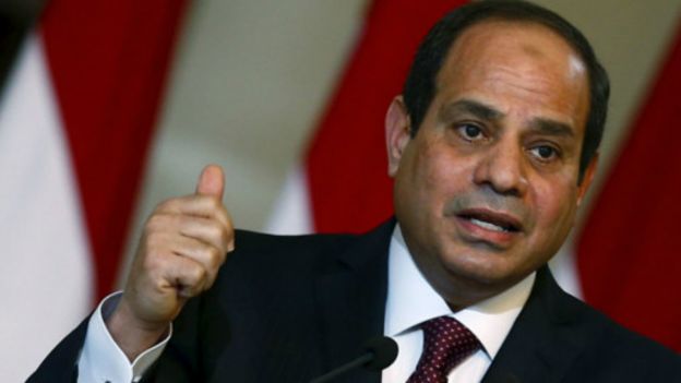مصر تحيل 292 متشددا للقضاء العسكري بتهمة التخطيط لاغتيال السيسي سس