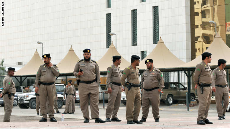 توقيف 6 يشتبه بتورطهم بقتل وجرح 14 شخصًا في السعودية الشرطة السعودية