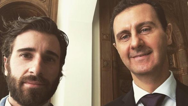 سيلفي مع الأسد تثير ضجة سيلفي