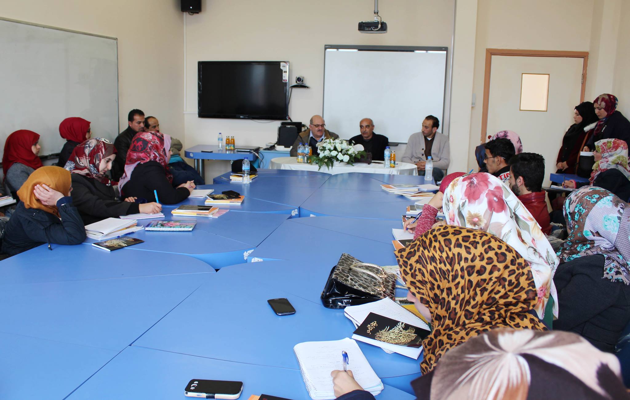 الجامعة العربية الأمريكية تستضيف وفدًا من مركز تطوير الإعلام في جامعة بيرزيت صورة للوفد
