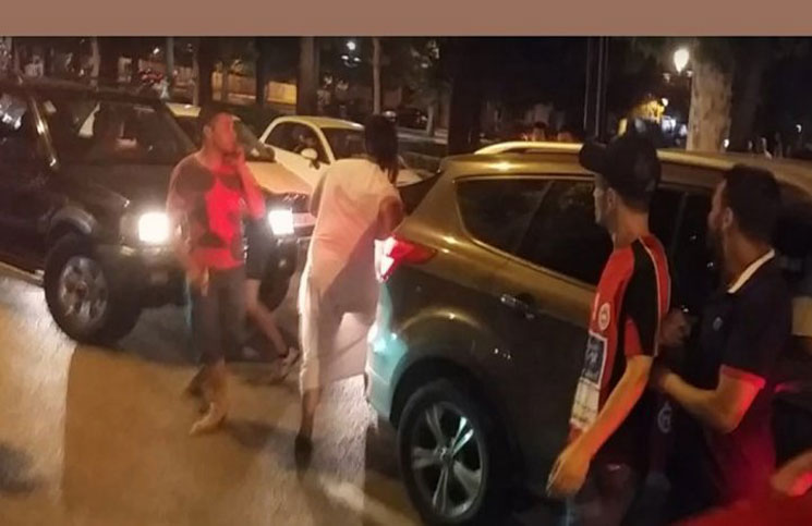 المغرب: ضرب مبرح لشاب بسبب ملابسه وطريقة مشيته بشهر رمضان