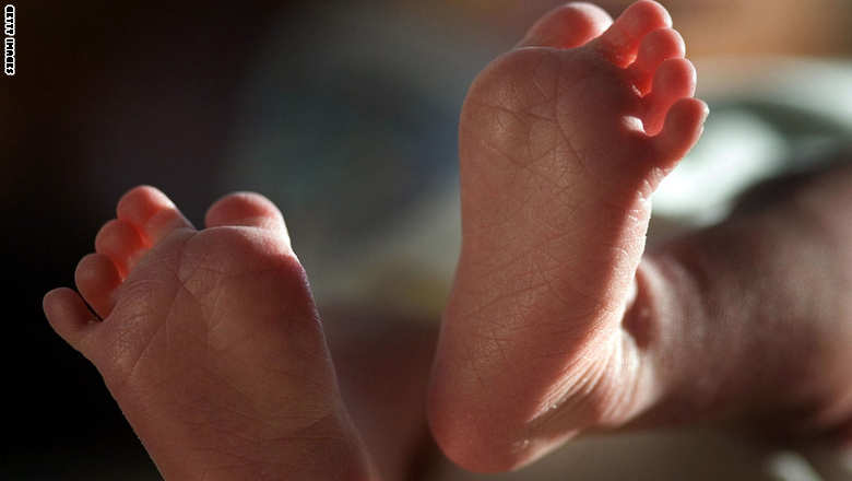 أردني يعذب طفلته ذات العامين حتى الموت