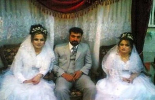 أم أردنية تزوج ابنها الوحيد بعروسين في ليلة واحدة اخبار فلسطين