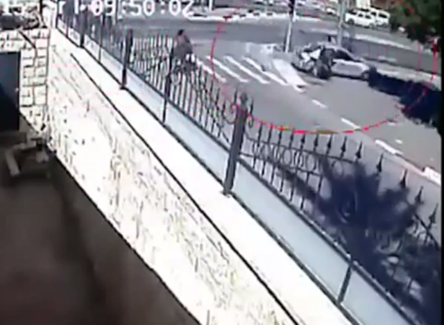 شاهد: فيديو لعملية الدهس التي نفذها الشاب محمد السلايمة قبل أسبوع محمد السلايمة