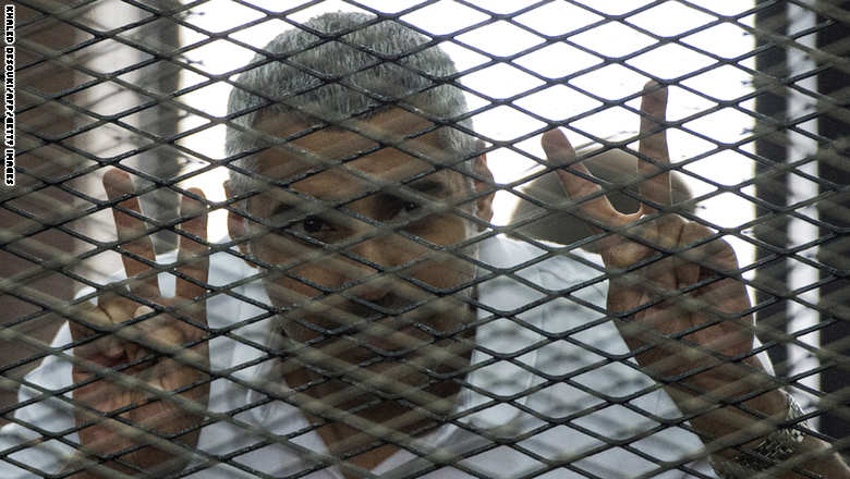 أمل كلوني تناشد القاهرة إطلاق سراح فهمي "مؤقتاً"