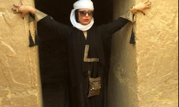 فيلم إباحي جديد في الأهرام يفتح النار على وزير الآثار المصري فيلم اباحي