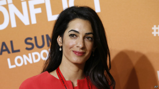 ما هي عادة كلوني السيئة التي تغضب أمل علم الدين؟