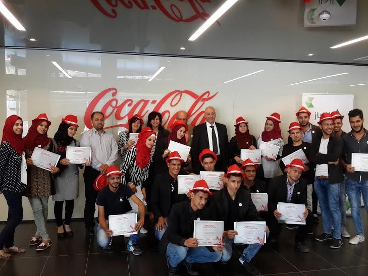 شركة كوكاكولا وإنجاز فلسطين تكرمان طلبة الجامعات الفائزين تكريم طلبة الجامعات الفائزين