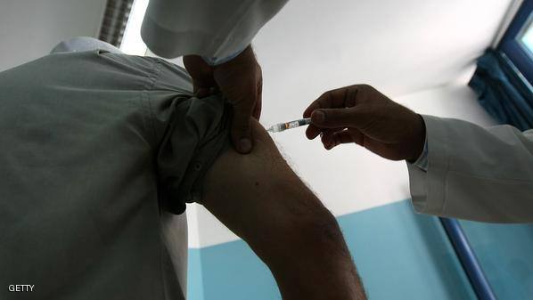 السعودية.. 3 وفيات جديدة بـ"كورونا" و6 إصابات بينهم طفل شخص يتعاطى علاج لكورونا