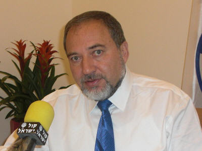 ليبرمان سيجلب السلام