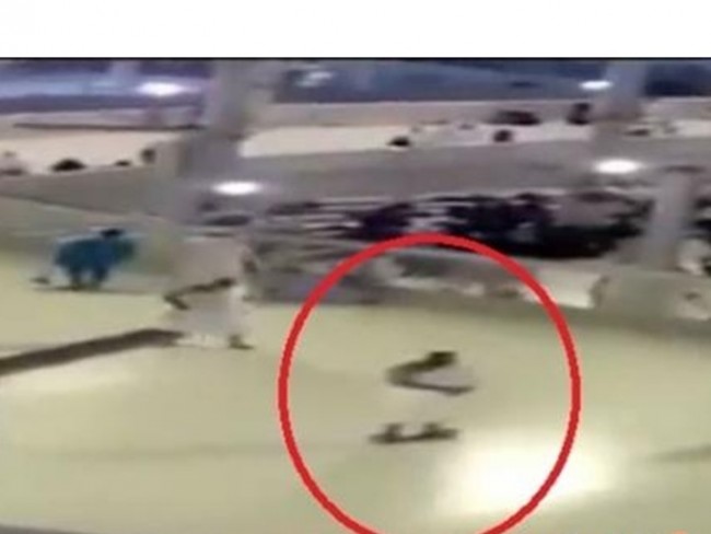 أمن المسجد الحرام يمنع الطواف بـ"السكوتر"