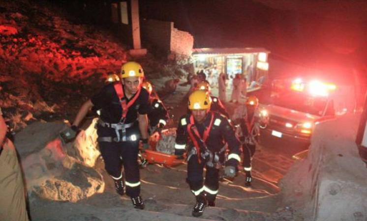 اصابات في انهيار صخري على عمارة سكنية بمكة مكة