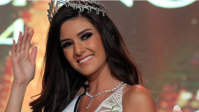 ضجة في لبنان حول صورة "سيلفي" جمعت بين ملكتي جمال لبنان واسرائيل