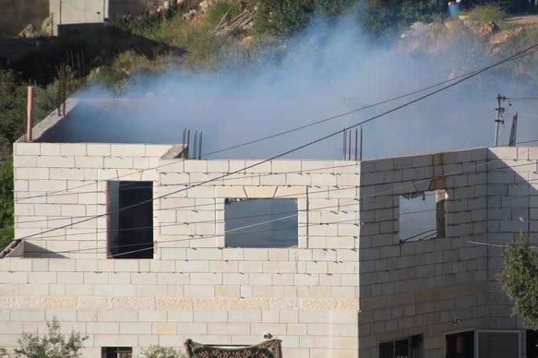 بالصور .. اعتداءات على الأهالي واختناقات بمواجهات سلواد مواجهات سلواد