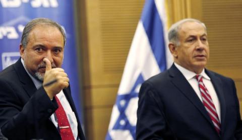 نتنياهو يهاجم "ليبرمان" متهمًا إياه بالسعي لإسقاط حكومته نتنياهو وليبرمان