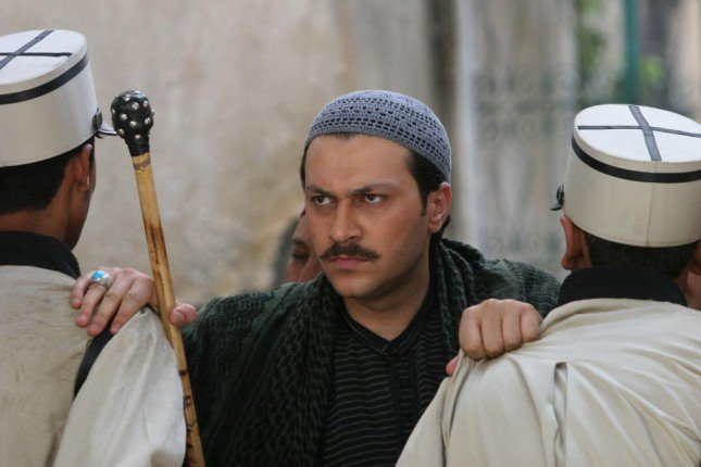 كيف سيعاقب "باب الحارة" وائل شرف على مطالبه المادية الخيالية؟