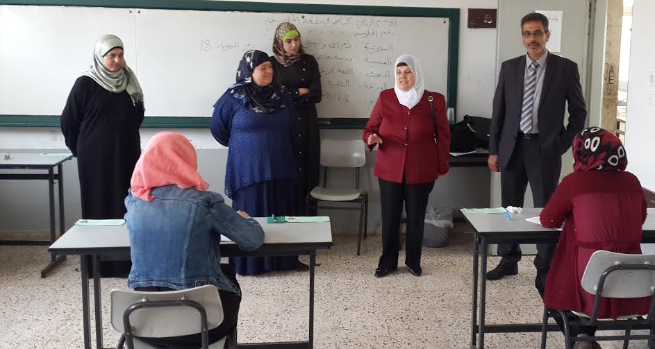 وزيرة التربية تتفقد قاعات امتحان الثانوية العامة في بير زيت وأبو شخيدم وزيرة التربية