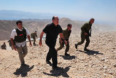 يعلون يسمح للجيش المصري بتعزيز قواته في سيناء يعلون