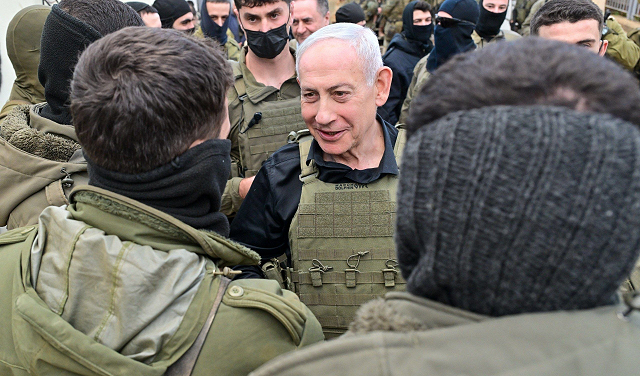 نتنياهو يقتحم جنوب لبنان مع وزير أمنه: الحرب مستمرة ولا يزال هناك المزيد لنفعله