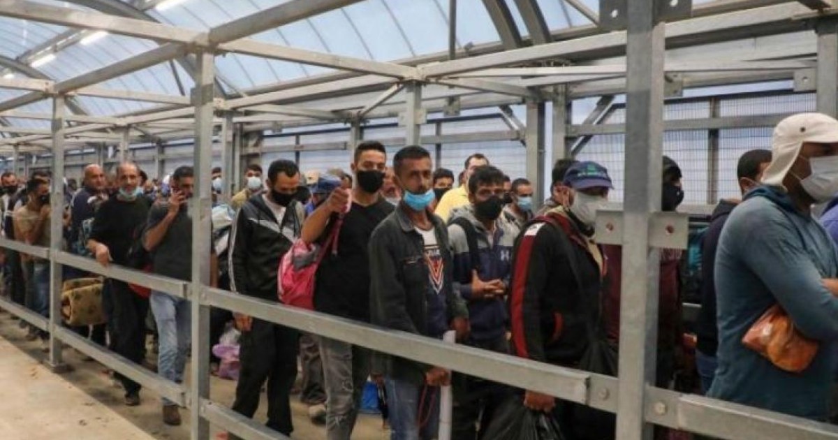 "لدواعٍ أمنية".. الاحتلال يدرس تخفيض سن الحاصلين على تصاريح عمل من الضفة!