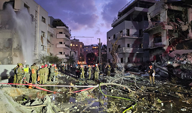 ضربة صاروخية إيرانية صوب منطقتي تل أبيب وحيفا.. 4 قتلى وعشرات الإصابات ودمار مرصود