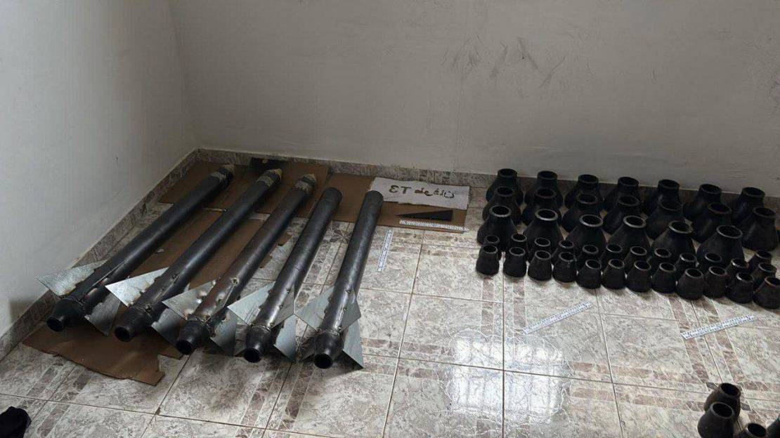 بالصور| من طراز "طوفان".. الاحتلال يزعم اعتقال خلية فلسطينية تصنّع صواريخ في رام الله