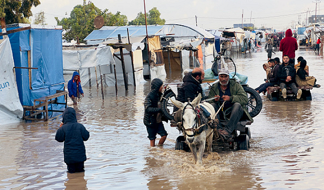 خروقات الهدنة: شهداء ومصابون بهجمات إسرائيلية بينها قرب مركز إيواء بمدينة غزة
