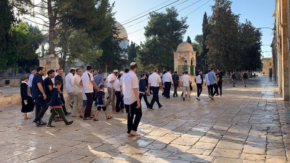 عشرات المستوطنين بقيادة "غليك" يقتحمون الأقصى