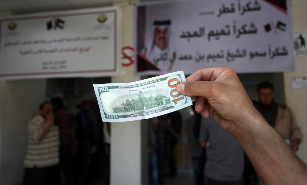 العمادي يعلن صرف المنحة القطرية في النصف الأول من حزيران