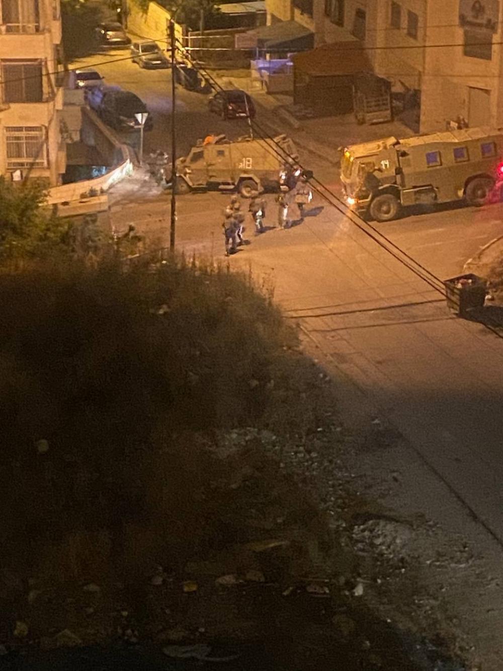 إصابات بينها حالتان حرجتان.. الاحتلال يقتحم نابلس لهدم منزل الأسير الطويل