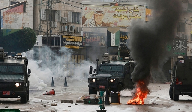 الاحتلال يواصل اجتياح جنين ومخيّمها ويغتال القيادي بكتائب القسام بالمدينة